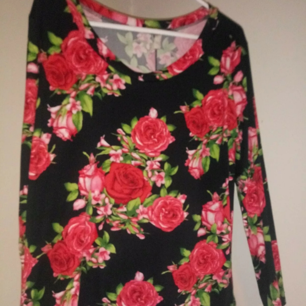 Rose long sleeve shirt size 3x
